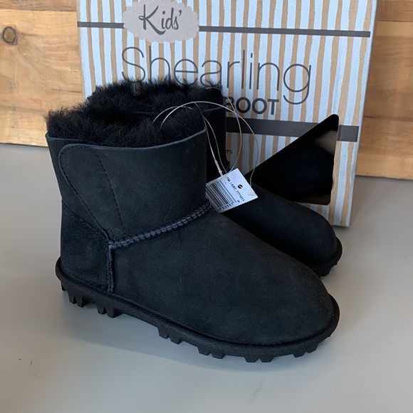 COPY - NIB Kids Kirkland Signature Shearling Sheepskin Boots Black - Picture 3 of 7
